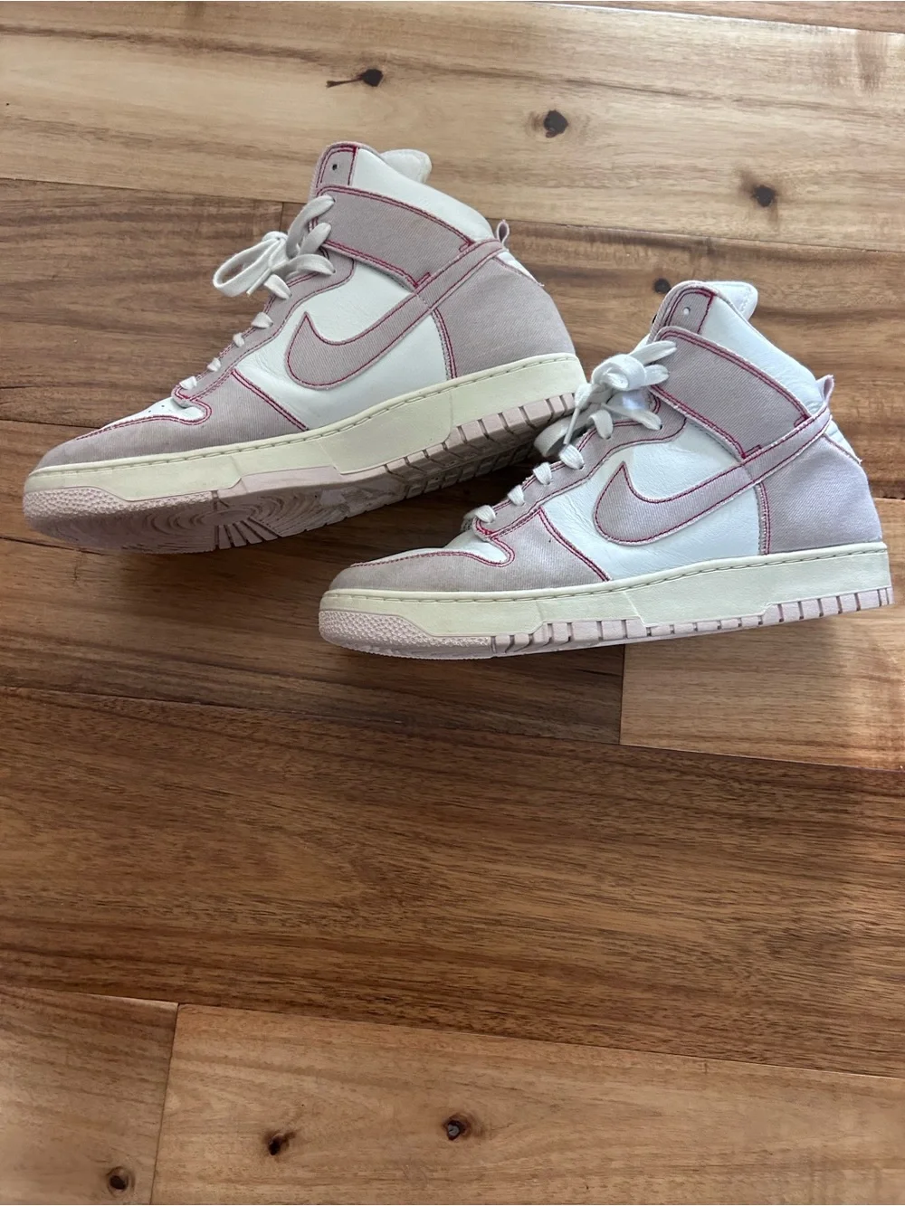Nike Men’s High-Top Sneakers in White and Light Pink/Red